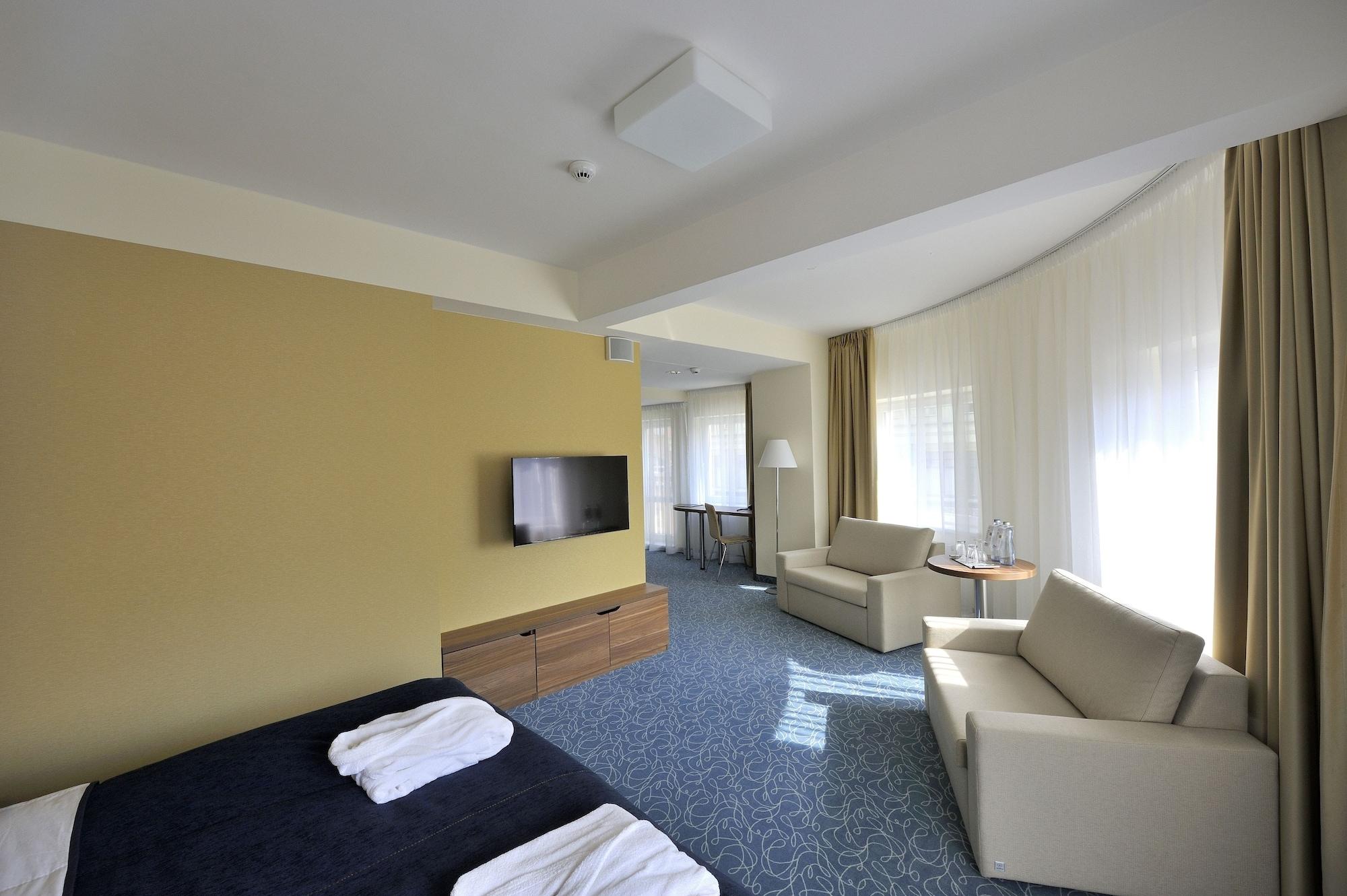 Imperial Hotel اوسترافا المظهر الخارجي الصورة