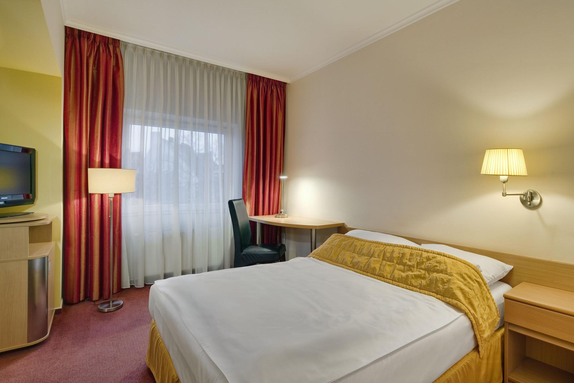 Imperial Hotel اوسترافا المظهر الخارجي الصورة