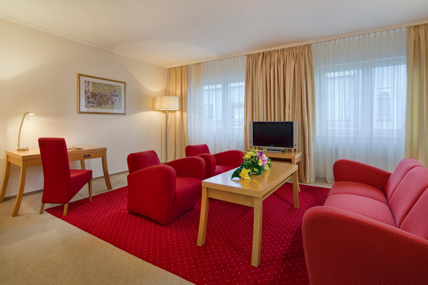 Imperial Hotel اوسترافا المظهر الخارجي الصورة
