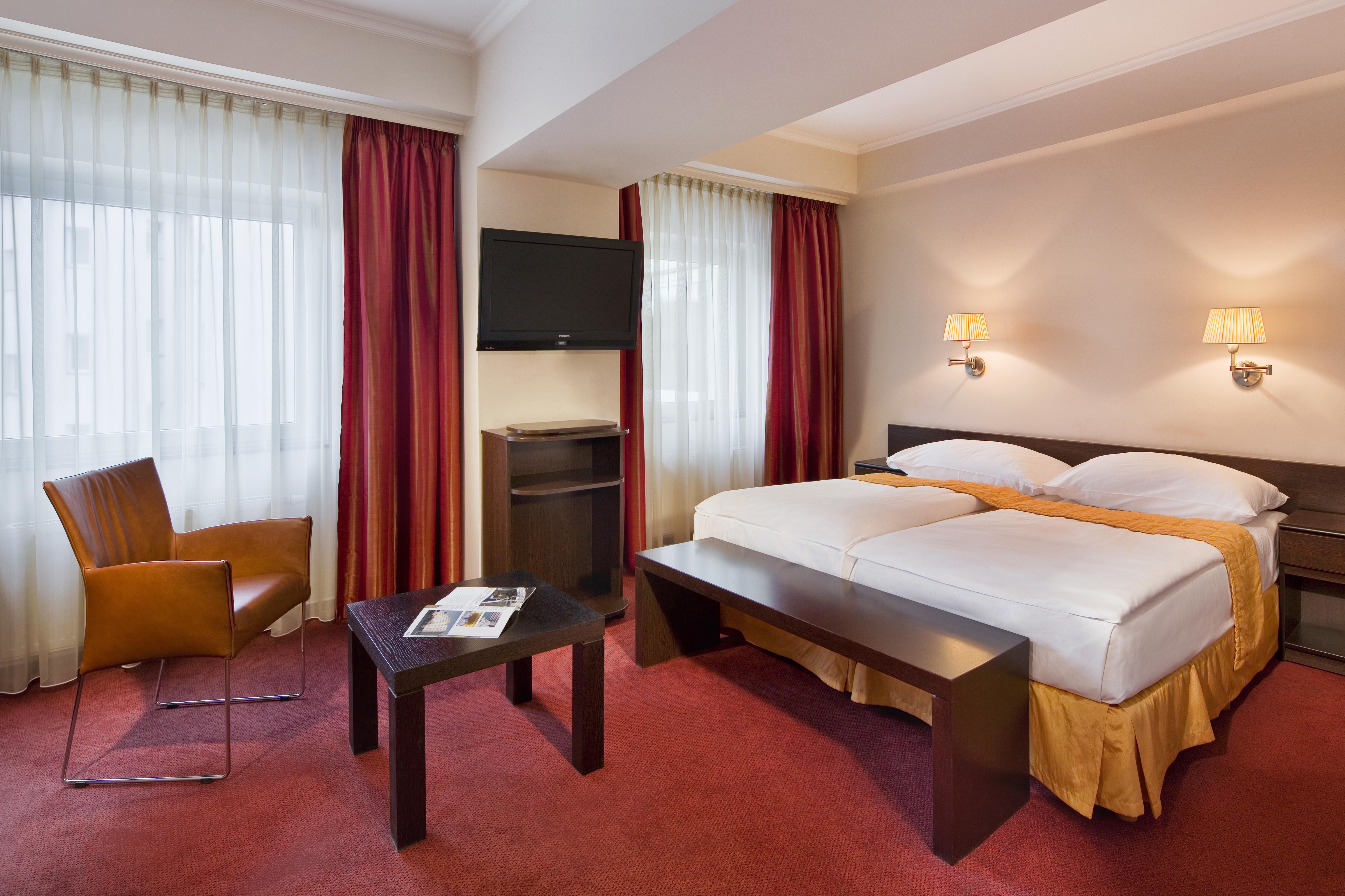 Imperial Hotel اوسترافا المظهر الخارجي الصورة