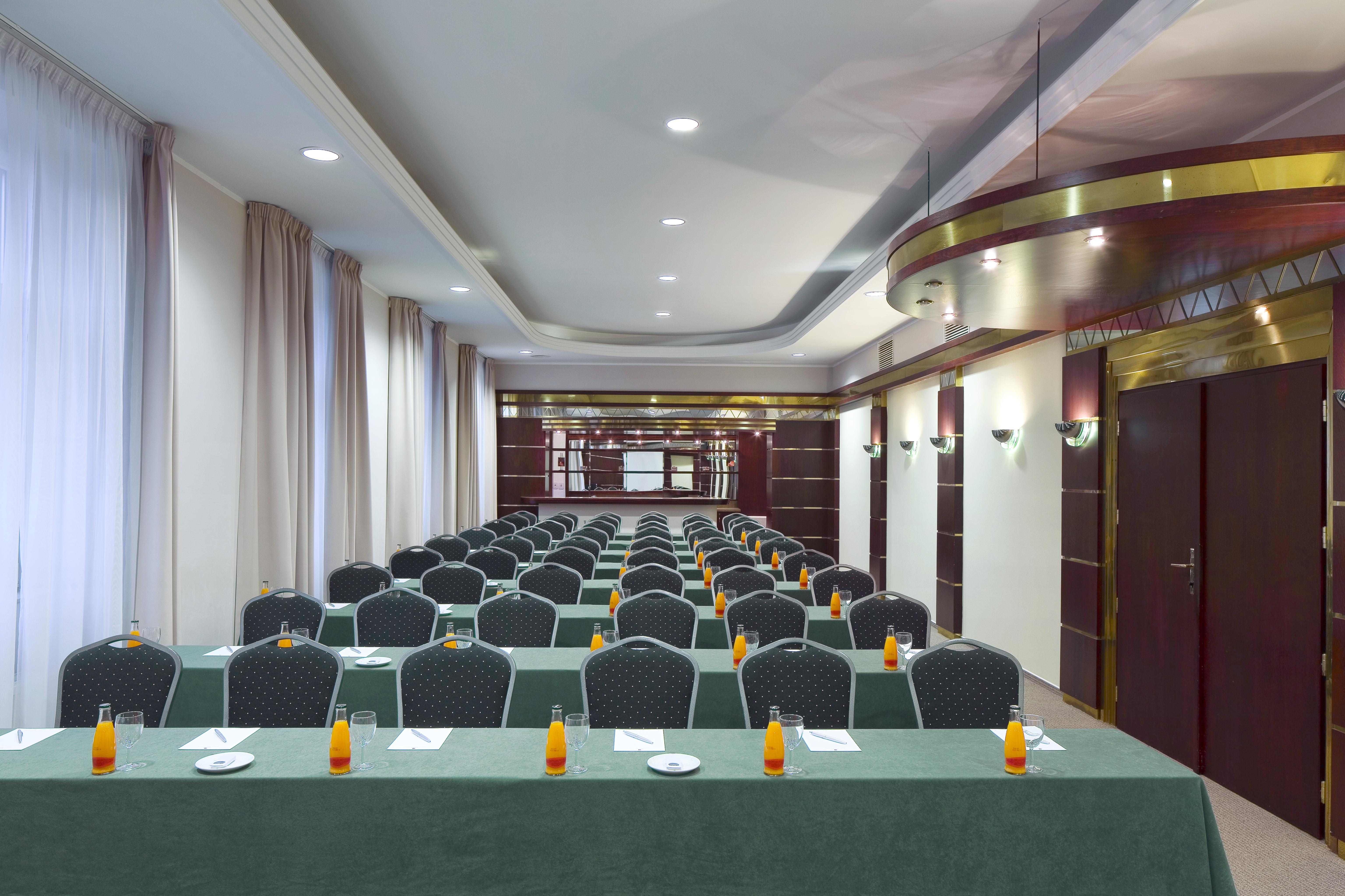 Imperial Hotel اوسترافا المظهر الخارجي الصورة