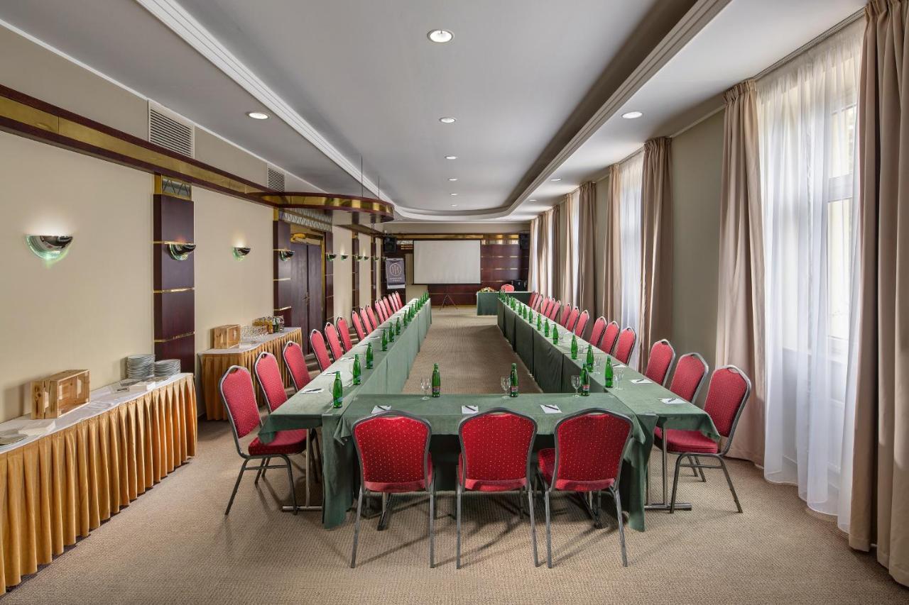 Imperial Hotel اوسترافا المظهر الخارجي الصورة