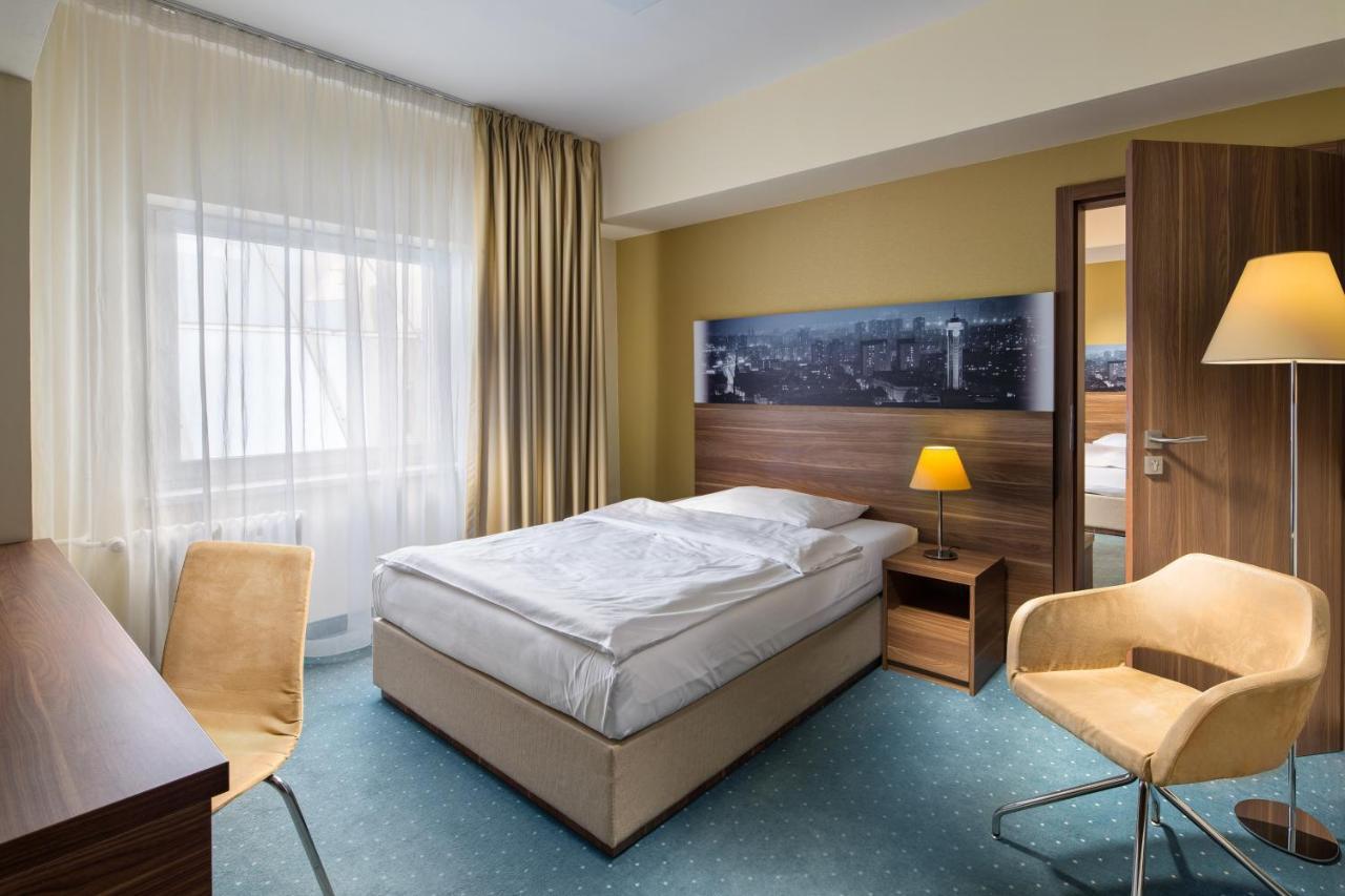 Imperial Hotel اوسترافا المظهر الخارجي الصورة