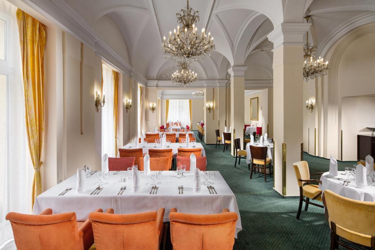 Imperial Hotel اوسترافا المظهر الخارجي الصورة