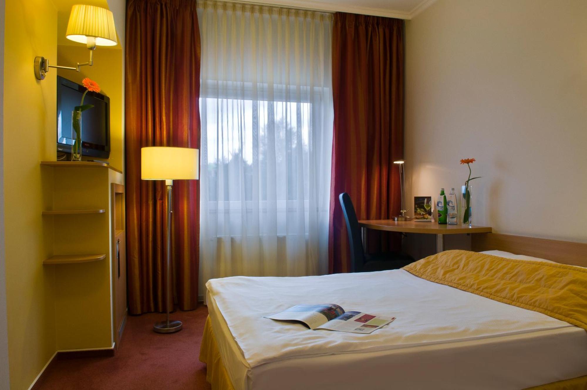 Imperial Hotel اوسترافا المظهر الخارجي الصورة